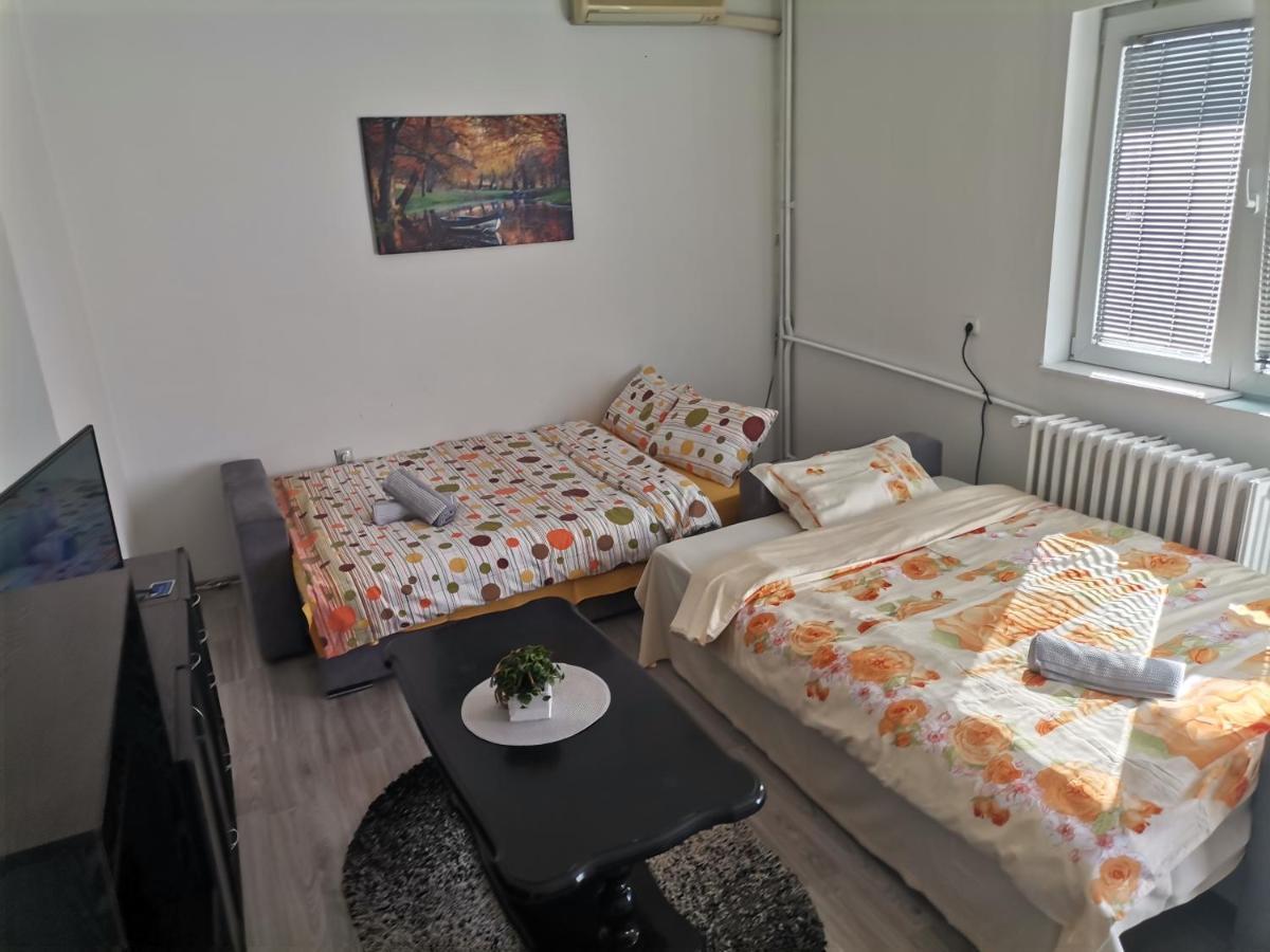 Calla - Modern & Cozy Main Square Apartment In The City Shopping Center - Parking Slot With Parking Security Skopje Buitenkant foto